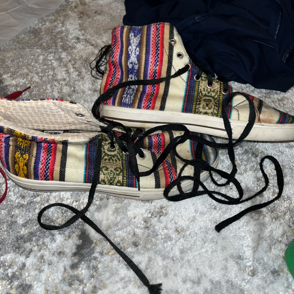 Peruvian Peru, high tops, multi colored purple gold, green white men 8 women 10
